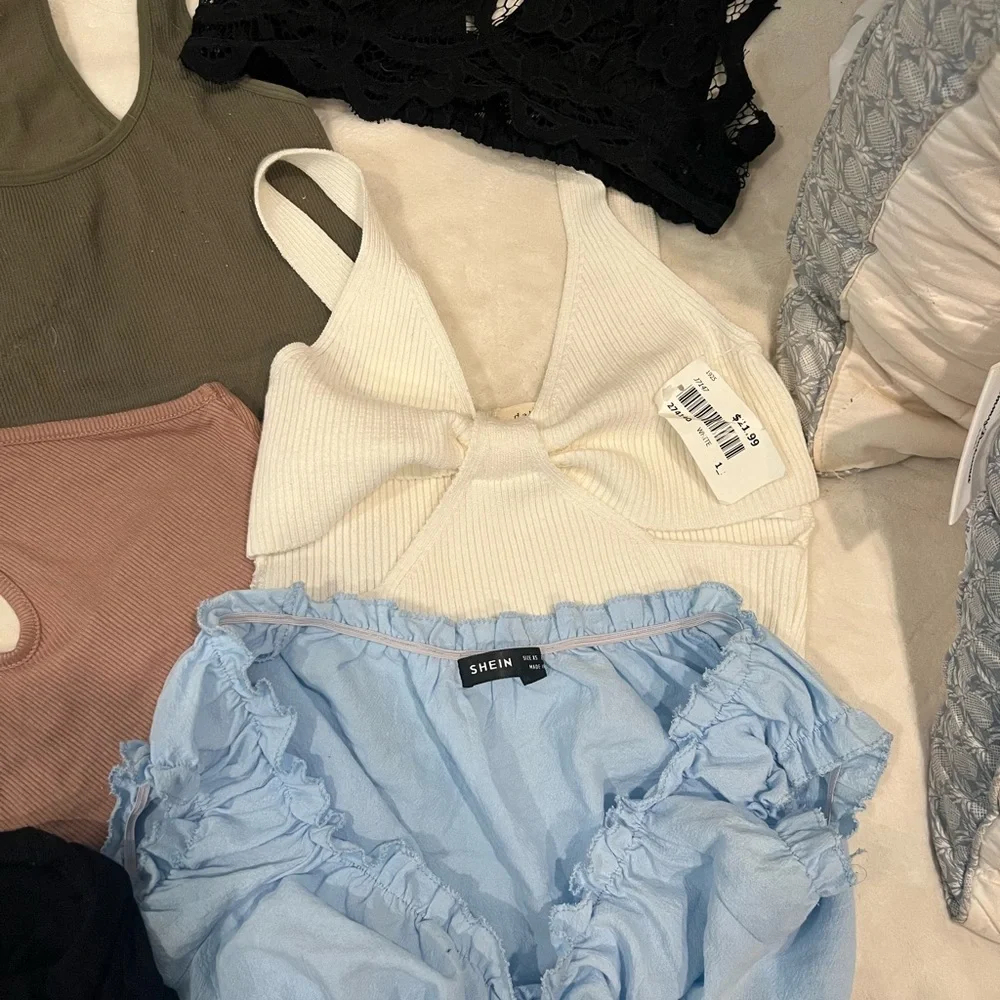 Crop top - Picture 3 of 4